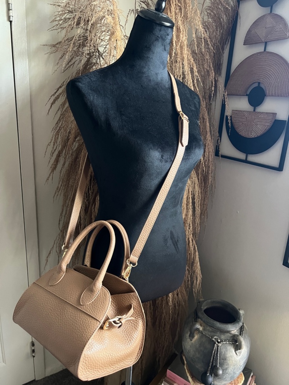 Classic Tan Leather Satchel Shoulder Bag - Versatile Everyday Style